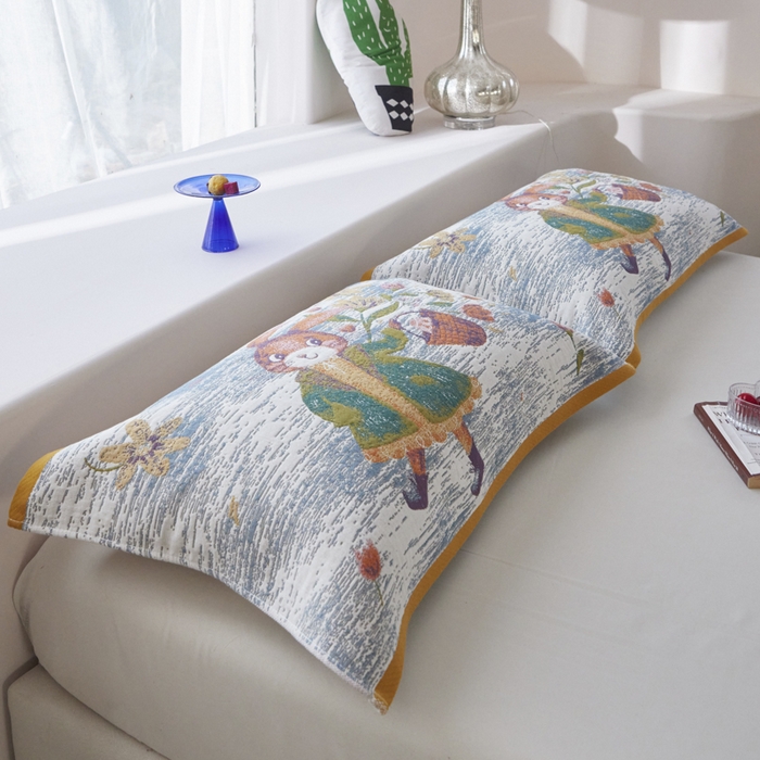 91家纺网 家纺一手货源 找家纺 爱港家纺 2025新款全棉纱布-萌宠治愈系列枕巾 采花兔52*75cm