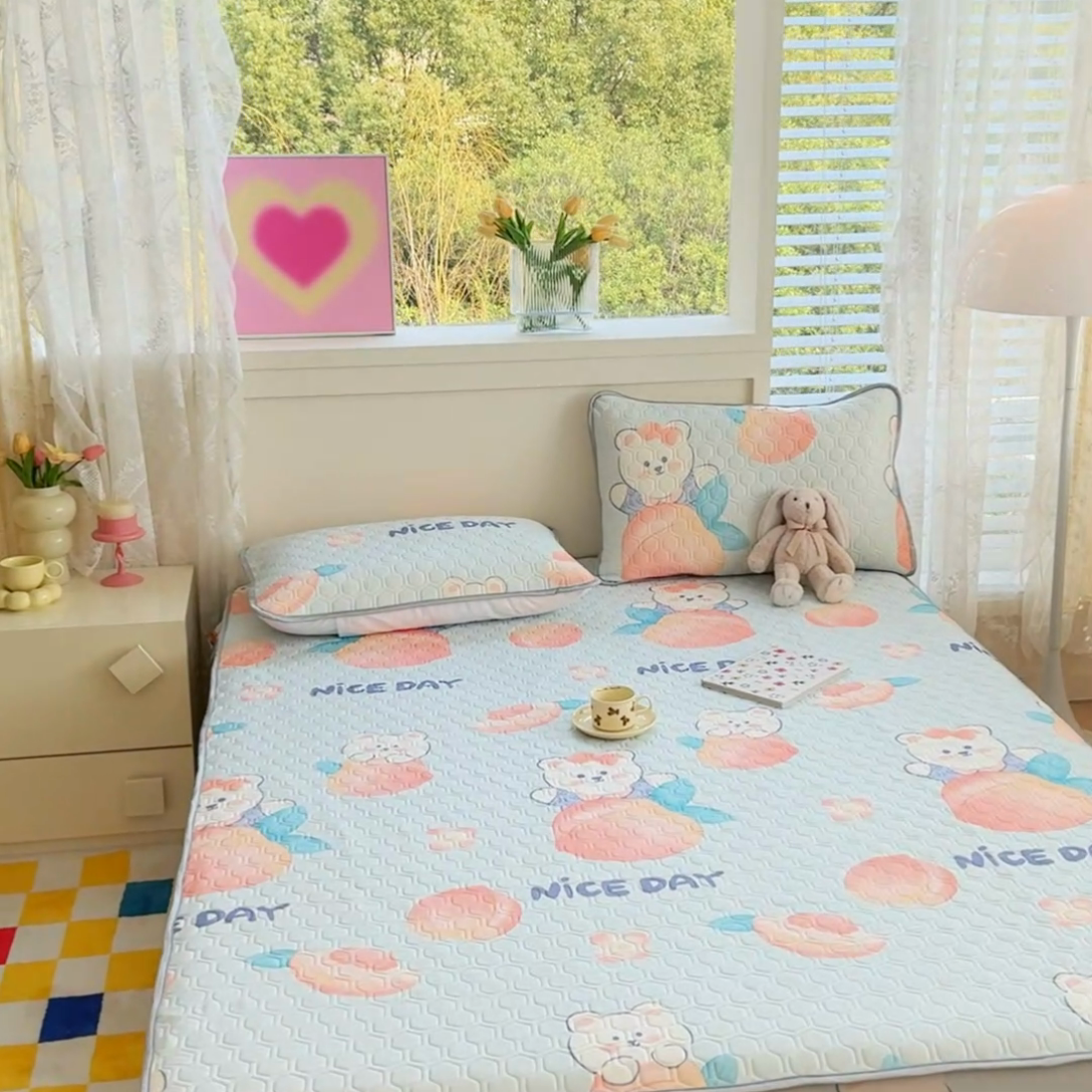 91家纺网 家纺一手货源 找家纺 小萌虎 2025新款凉感丝胶质凉席床笠款 水蜜桃