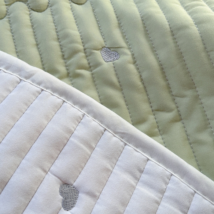 91家纺网 家纺一手货源 找家纺 优悦生活馆 2025新款亲肤舒适水洗棉夹棉床盖 暖心-绿