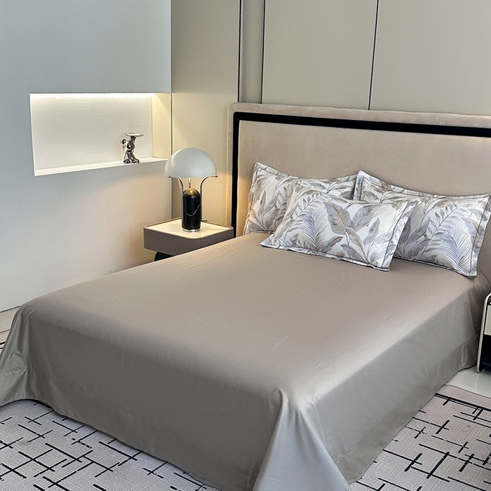 91家纺网 家纺一手货源 找家纺 眷恋家纺 2025年春夏全棉铂金棉13376数码印花四件套 神秘雨林-驼