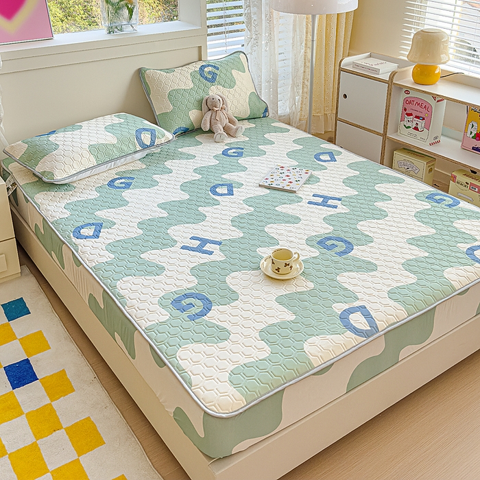 91家纺网 家纺一手货源 找家纺 小萌虎 2025新款凉感丝胶质凉席床笠款 波浪字母