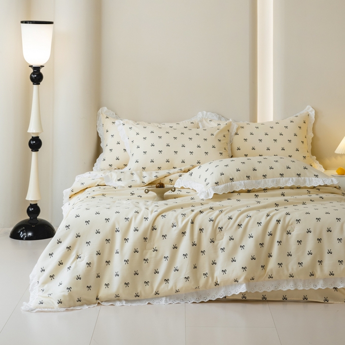 91家纺网 家纺一手货源 找家纺 绒世界 绒世界 2025新款双层纱韩版印花夏被四件套 礼物-米黄