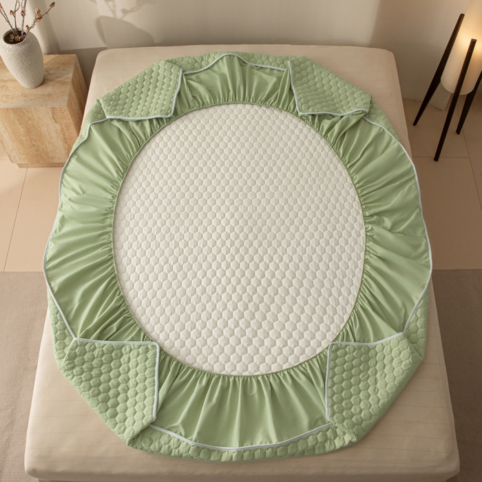 91家纺网 家纺一手货源 找家纺 优悦生活馆 2025新款亲肤水洗棉夹棉防水床笠 方格-绿