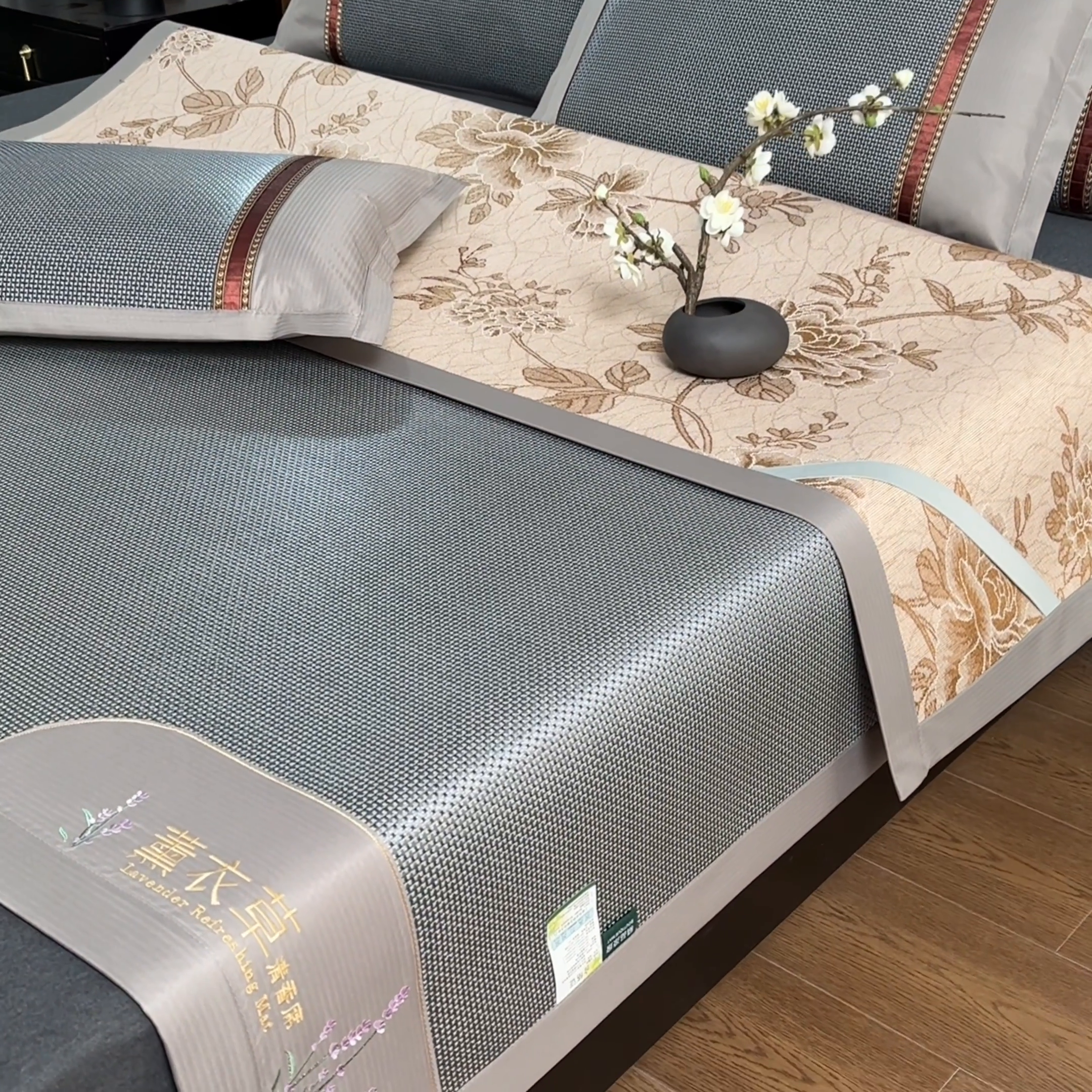 91家纺网 家纺一手货源 找家纺 小牛席业2025新款薰衣草冰藤席系列（冰藤席面）凉席藤席冰藤双面席冰丝席竹席凉席空调席草席三件套 薰衣草清香冰藤席-浅蓝