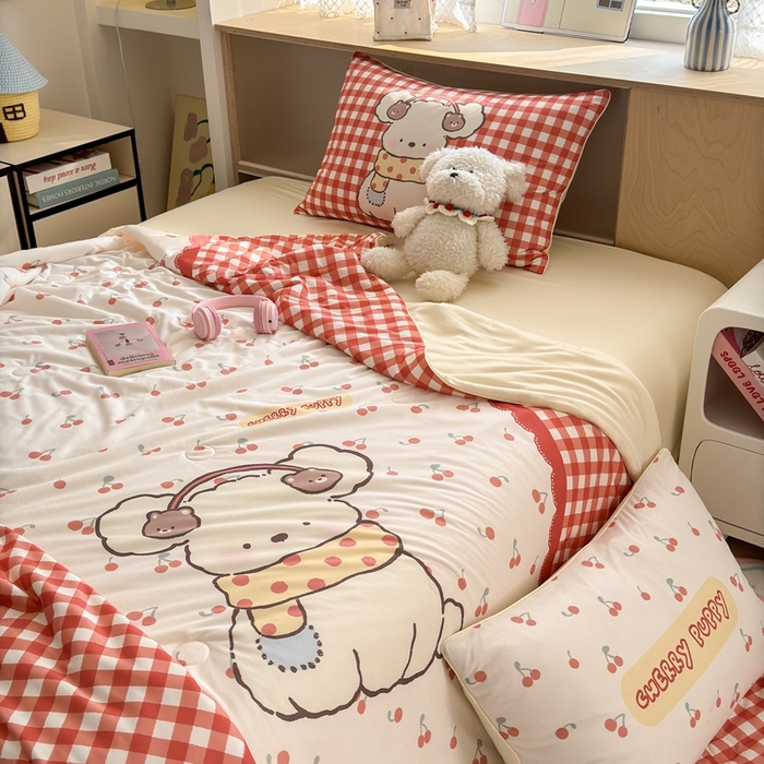 91家纺网 家纺一手货源 找家纺 星期八 2025新款针织棉夏被四件套 樱桃小狗