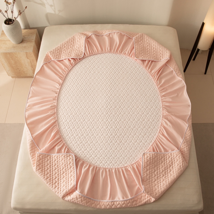 91家纺网 家纺一手货源 找家纺 优悦生活馆 2025新款亲肤水洗棉夹棉防水床笠 桃心-粉