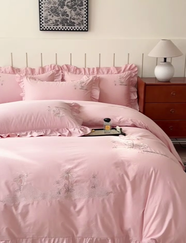 91家纺网 家纺一手货源 找家纺 （总）U品汇 A类全棉色织水洗棉刺绣花四件套纯棉100%棉韩版公主风立体花朵