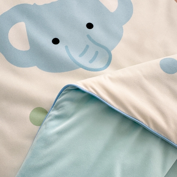 91家纺网 家纺一手货源 找家纺 星期八 2025新款针织棉夏被四件套 波点动物园