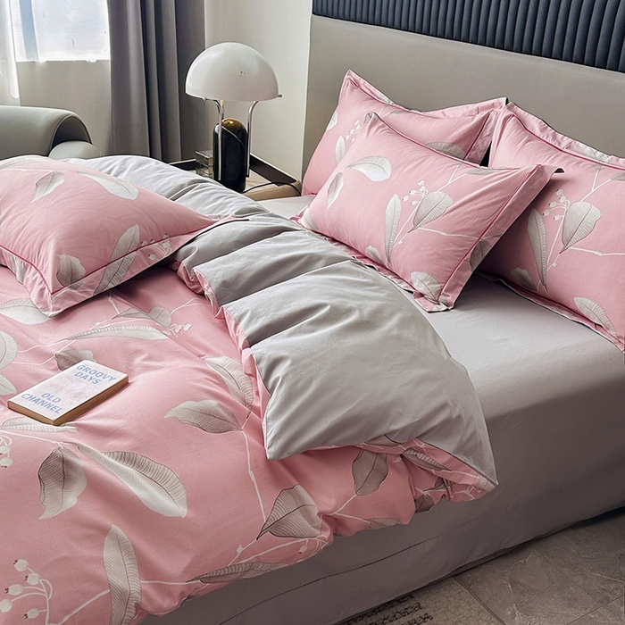 91家纺网 家纺一手货源 找家纺 眷恋家纺 2025年春夏全棉铂金棉13376数码印花四件套 迷离夜色-粉