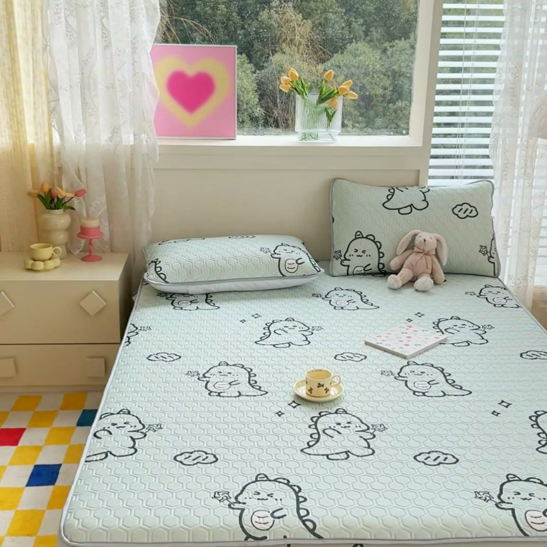 91家纺网 家纺一手货源 找家纺 小萌虎 2025新款凉感丝胶质凉席床笠款 恐龙