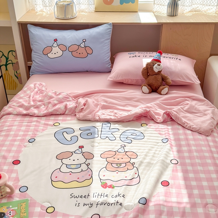 91家纺网 家纺一手货源 找家纺 星期八 2025新款针织棉夏被四件套 小狗蛋糕