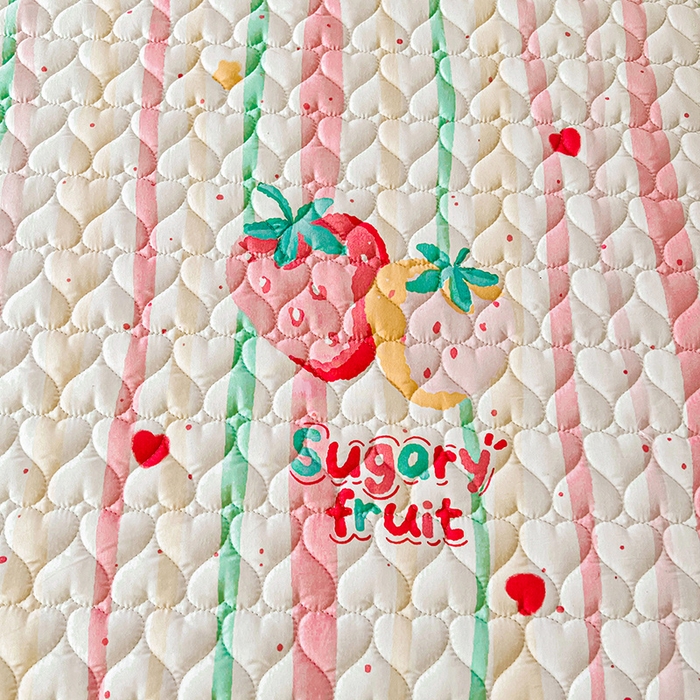 91家纺网 家纺一手货源 找家纺 眠势力 2025新款韩版花边床笠雪纺公主风ins夹棉四季款床罩保护套 糖果草莓