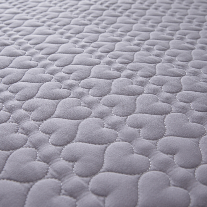 91家纺网 家纺一手货源 找家纺 优悦生活馆 2025新款亲肤水洗棉夹棉防水床笠 桃心-紫