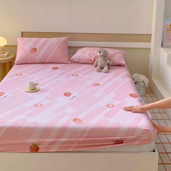 91家纺网 家纺一手货源 找家纺 ME/ERA HOME寐时代 2025新款全棉老粗布床笠款三件套 全棉卡通-草莓-粉