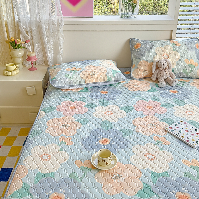 91家纺网 家纺一手货源 找家纺 小萌虎 2025新款凉感丝胶质凉席床笠款 花海