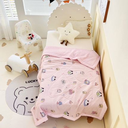 91家纺网 家纺一手货源 找家纺 御棉坊 2025年A类凉感冰豆豆儿童夏被 茶点小猫