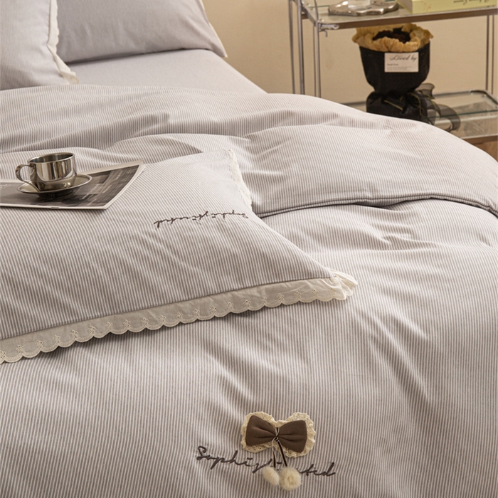 91家纺网 家纺一手货源 找家纺 庭笙 2025新款无印.色织条纹少女韩式小花边简约条纹四件套 色织条纹.灰