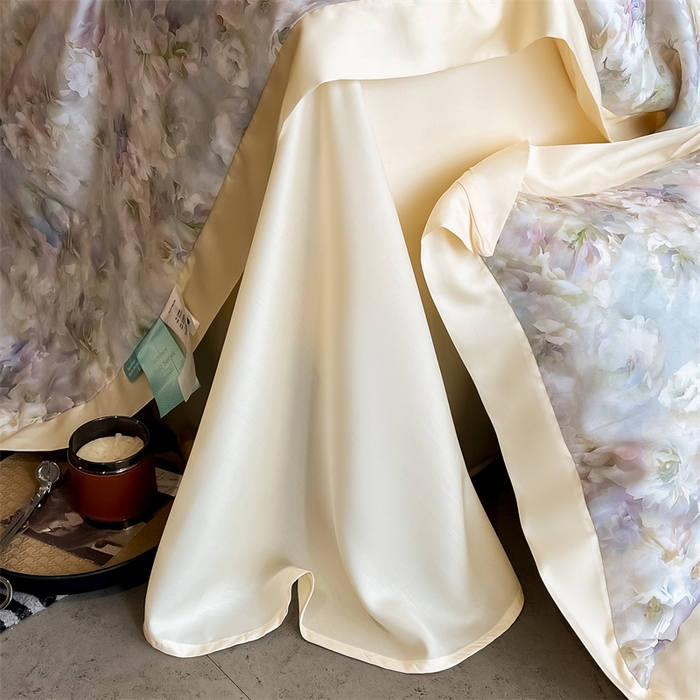 91家纺网 家纺一手货源 找家纺 朵希曼2025新款50天丝宽边夏被和夏被四件套系列 花漫天