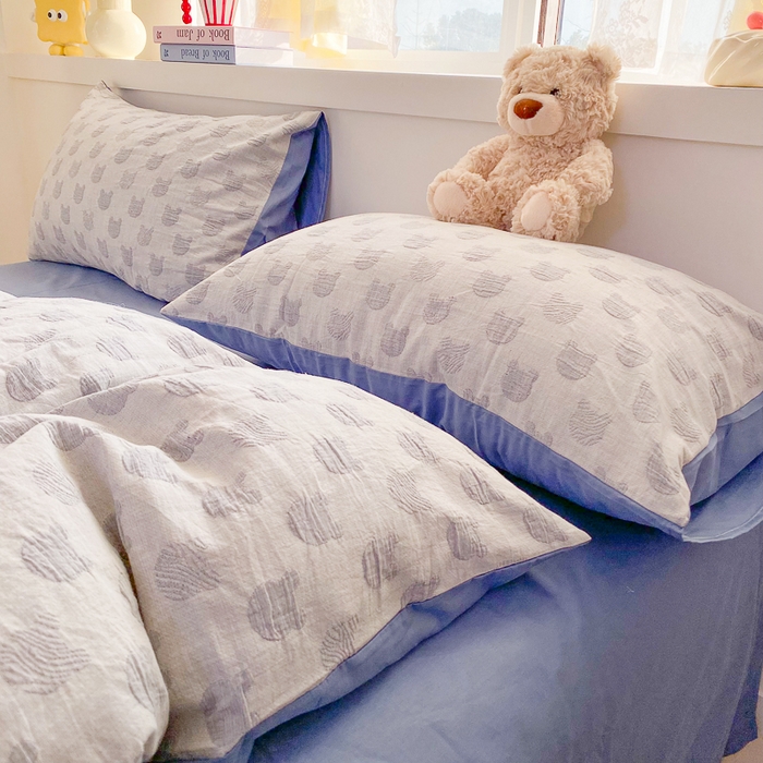 91家纺网 家纺一手货源 找家纺 千朵 2025新款全棉提花四件套 歪头小熊