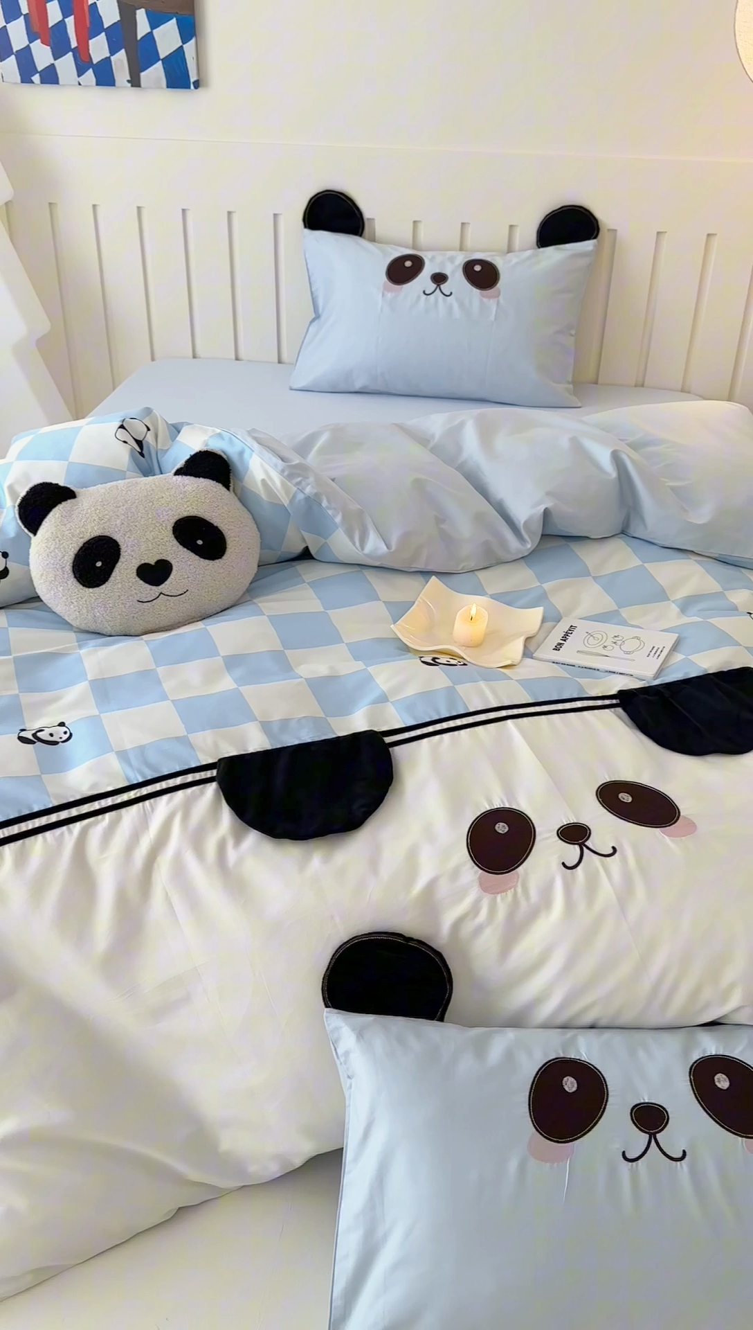 91家纺网 家纺一手货源 找家纺 西西家居 2025新款100支澳棉纯棉数码印花刺绣四件套-小熊猫 小熊猫-蓝