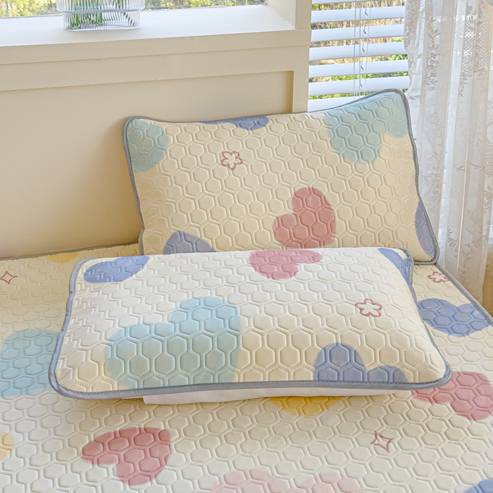 91家纺网 家纺一手货源 找家纺 小萌虎 2025新款凉感丝胶质凉席床笠款 爱心