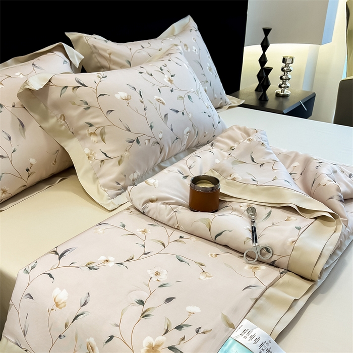 91家纺网 家纺一手货源 找家纺 朵希曼2025新款50天丝宽边夏被和夏被四件套系列 姜茉