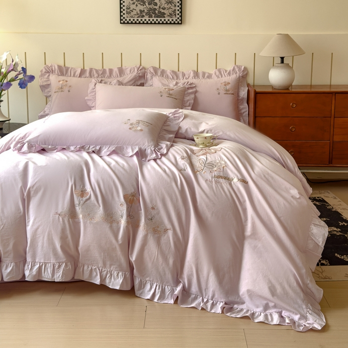 91家纺网 家纺一手货源 找家纺 U品汇 A类全棉色织水洗棉刺绣花四件套纯棉100%棉韩版公主风立体花朵 春野浪漫-薰衣紫