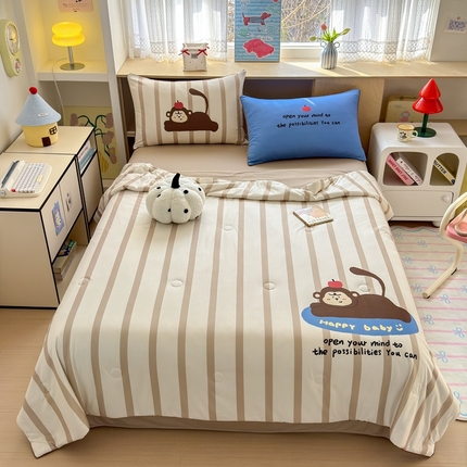 91家纺网 家纺一手货源 找家纺 星期八 2025新款针织棉夏被四件套 苹果猴