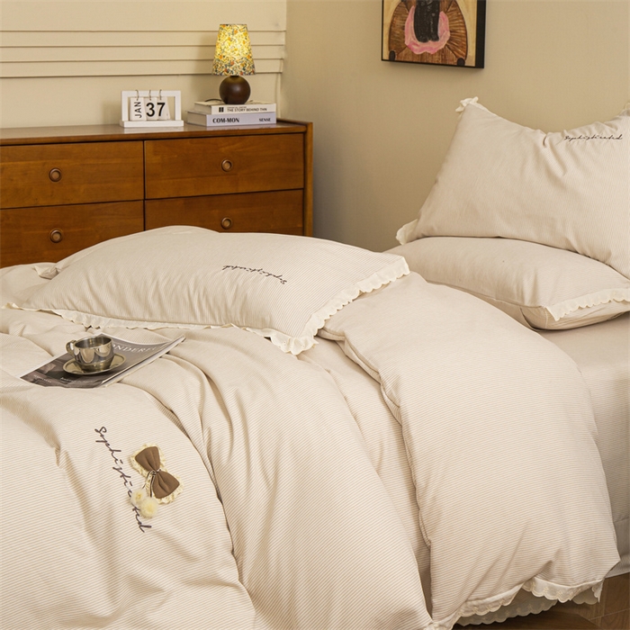 91家纺网 家纺一手货源 找家纺 庭笙 2025新款无印.色织条纹少女韩式小花边简约条纹四件套 色织条纹.米