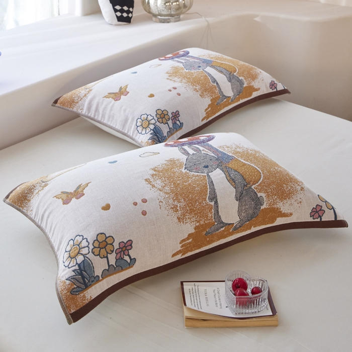 91家纺网 家纺一手货源 找家纺 爱港家纺 2025新款全棉纱布-萌宠治愈系列枕巾 萌宠兔52*75cm