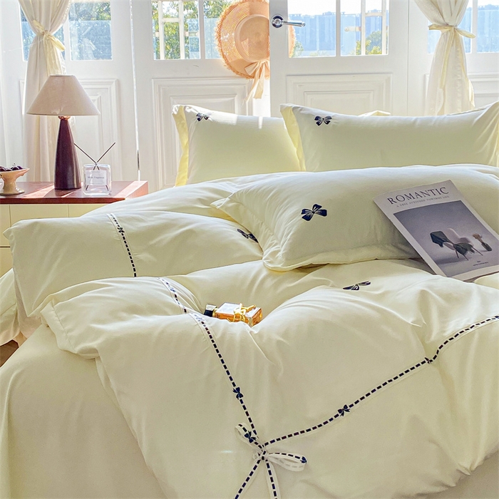 91家纺网 家纺一手货源 找家纺 庭笙 2025新款小香风满版刺绣蝴蝶小清新四件套—黑巧可可 奶油白