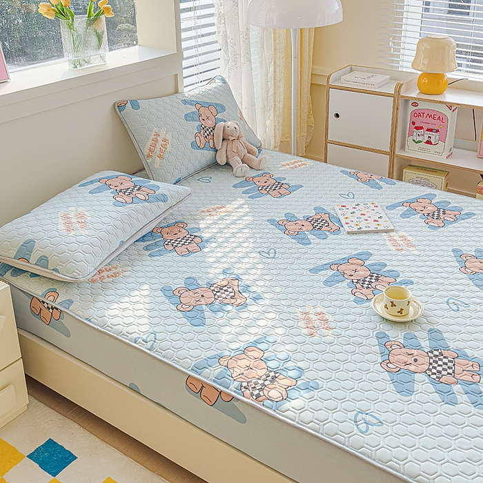 91家纺网 家纺一手货源 找家纺 小萌虎 2025新款凉感丝胶质凉席床笠款 方格熊蓝