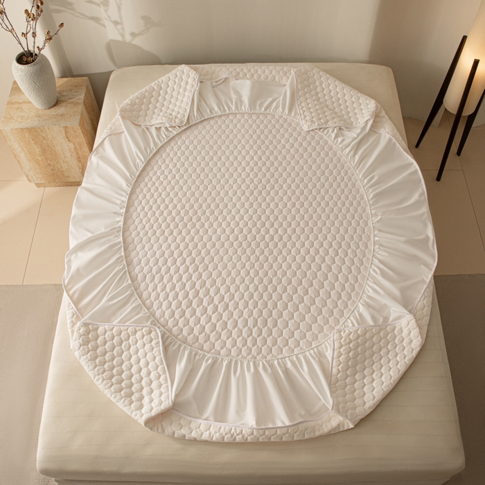 91家纺网 家纺一手货源 找家纺 优悦生活馆 2025新款亲肤水洗棉夹棉防水床笠 方格-白