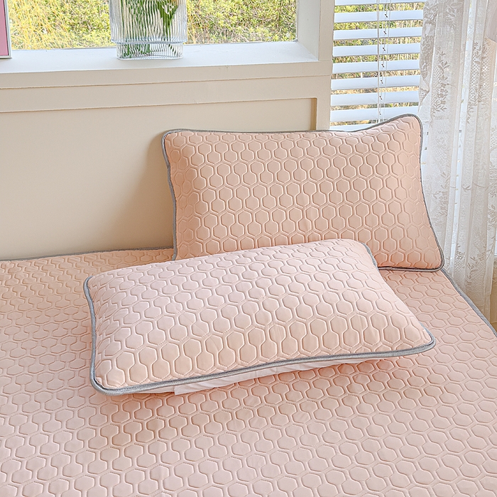 91家纺网 家纺一手货源 找家纺 小萌虎 2025新款凉感丝胶质凉席床笠款 粉玉