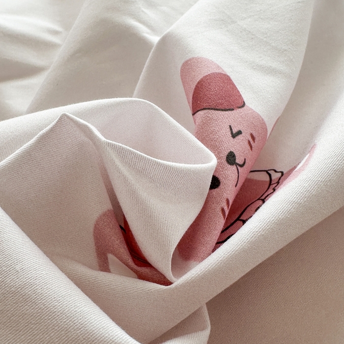 91家纺网 家纺一手货源 找家纺 眷恋家纺 2025年春夏全棉铂金棉13376数码印花四件套 爱心兔-粉