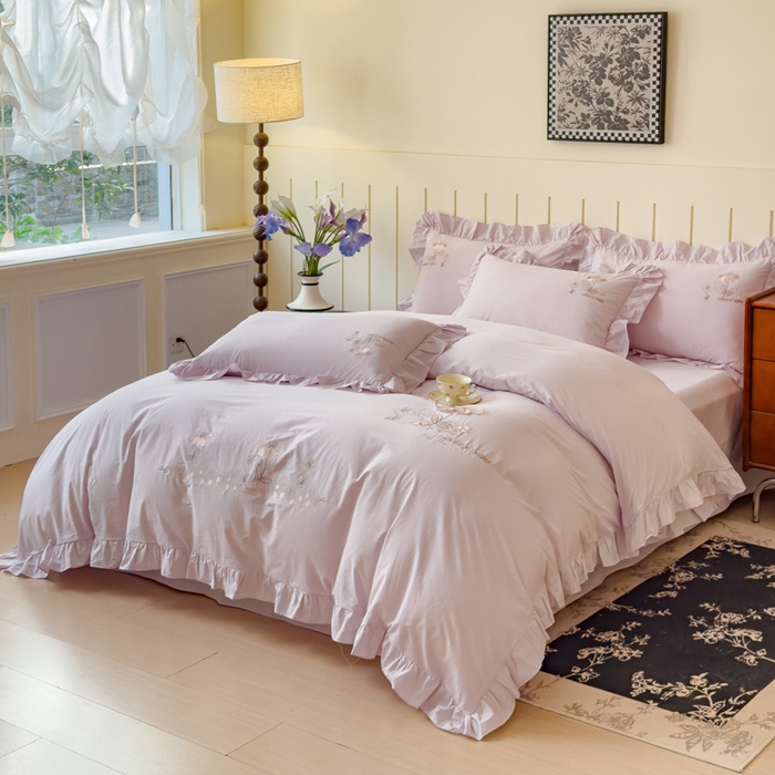 91家纺网 家纺一手货源 找家纺 U品汇 A类全棉色织水洗棉刺绣花四件套纯棉100%棉韩版公主风立体花朵 春野浪漫-薰衣紫