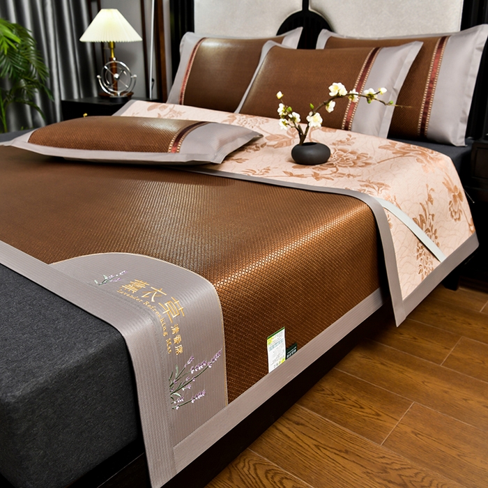 91家纺网 家纺一手货源 找家纺 小牛席业2025新款薰衣草冰藤席系列（冰藤席面）凉席藤席冰藤双面席冰丝席竹席凉席空调席草席三件套 薰衣草清香冰藤席-黑咖