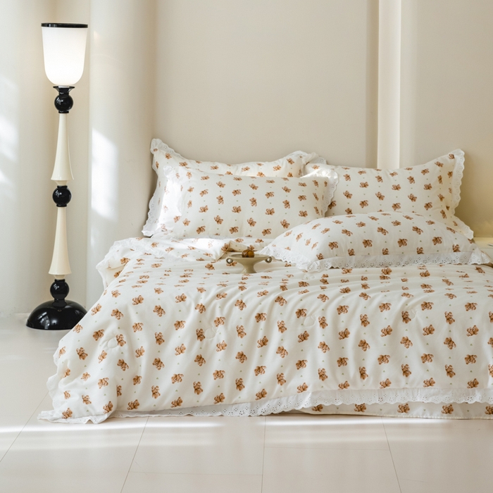 91家纺网 家纺一手货源 找家纺 绒世界 绒世界 2025新款双层纱韩版印花夏被四件套 小熊