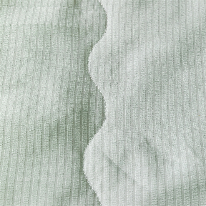 91家纺网 家纺一手货源 找家纺 天瑜家纺 2025新款亲肤舒适泡泡棉夏被 灰色