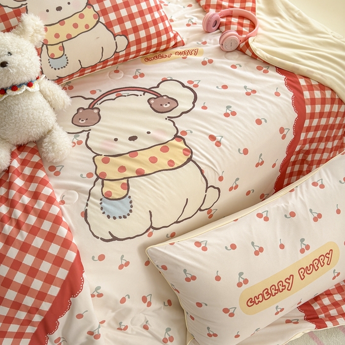 91家纺网 家纺一手货源 找家纺 星期八 2025新款针织棉夏被四件套 樱桃小狗