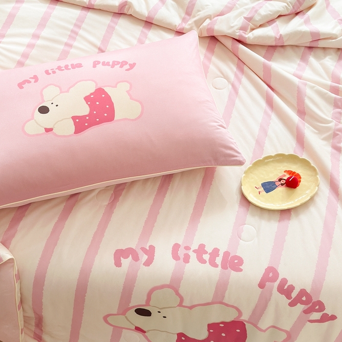 91家纺网 家纺一手货源 找家纺 星期八 2025新款针织棉夏被四件套 竖条狗狗粉