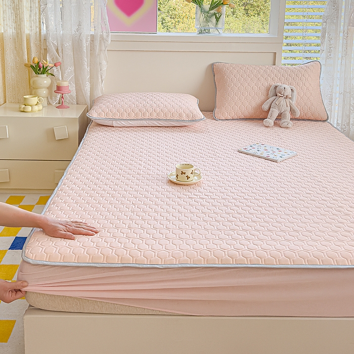 91家纺网 家纺一手货源 找家纺 小萌虎 2025新款凉感丝胶质凉席床笠款 粉玉