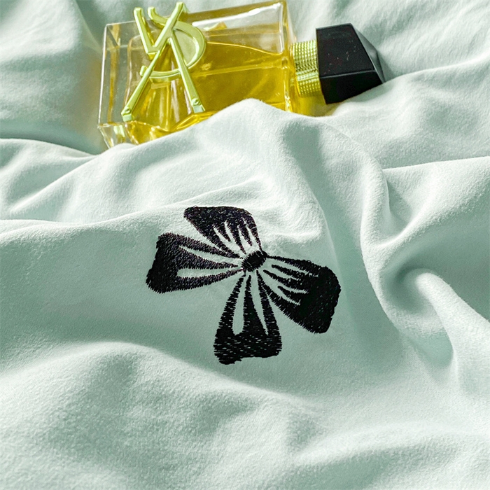 91家纺网 家纺一手货源 找家纺 庭笙 2025新款小香风满版刺绣蝴蝶小清新四件套—黑巧可可 水绿