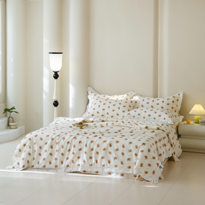 91家纺网 家纺一手货源 找家纺 绒世界 绒世界 2025新款双层纱韩版印花夏被四件套 小熊