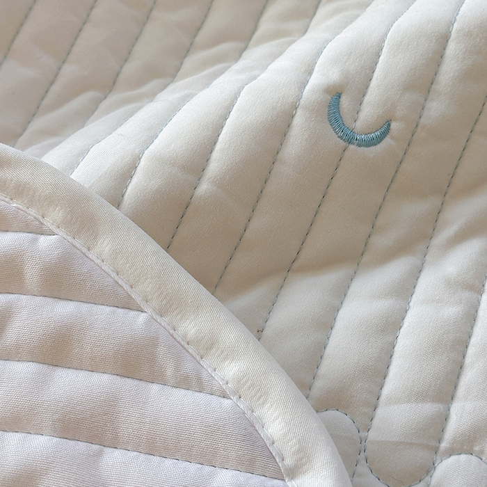 91家纺网 家纺一手货源 找家纺 优悦生活馆 2025新款亲肤舒适水洗棉夹棉床盖 星愿-白