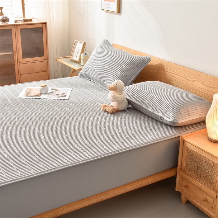 91家纺网 家纺一手货源 找家纺 布卢姆 2025新款A类亲肤防水夹棉床笠风琴格 风琴格-浅灰