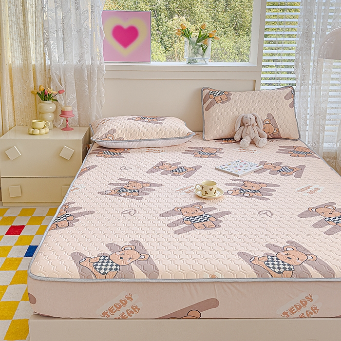 91家纺网 家纺一手货源 找家纺 小萌虎 2025新款凉感丝胶质凉席床笠款 方格熊咖