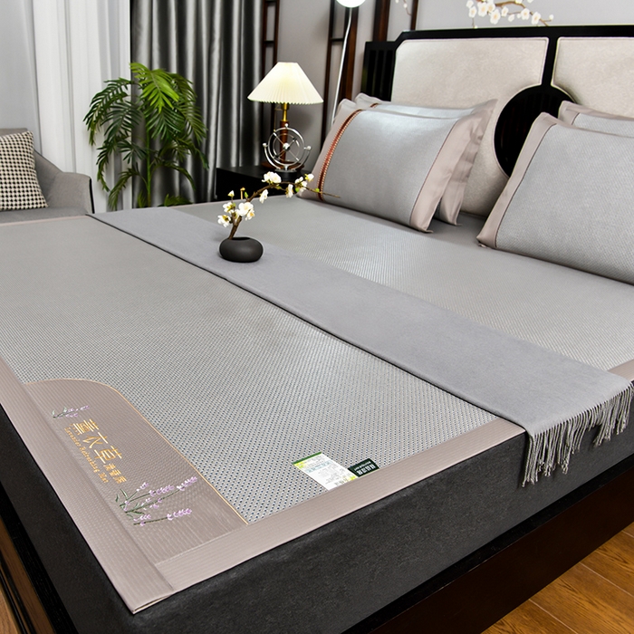 91家纺网 家纺一手货源 找家纺 小牛席业2025新款薰衣草冰藤席系列（冰藤席面）凉席藤席冰藤双面席冰丝席竹席凉席空调席草席三件套 薰衣草清香冰藤席-银灰