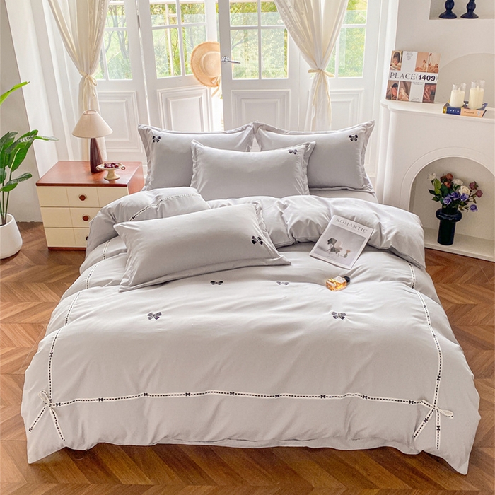 91家纺网 家纺一手货源 找家纺 庭笙 2025新款小香风满版刺绣蝴蝶小清新四件套—黑巧可可 浅灰