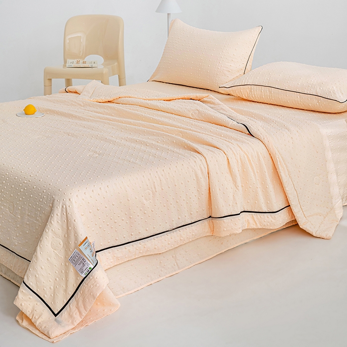 91家纺网 家纺一手货源 找家纺 绒世界 绒世界 2025新款凉豆豆包边夏被四件套 凉豆豆-香槟色